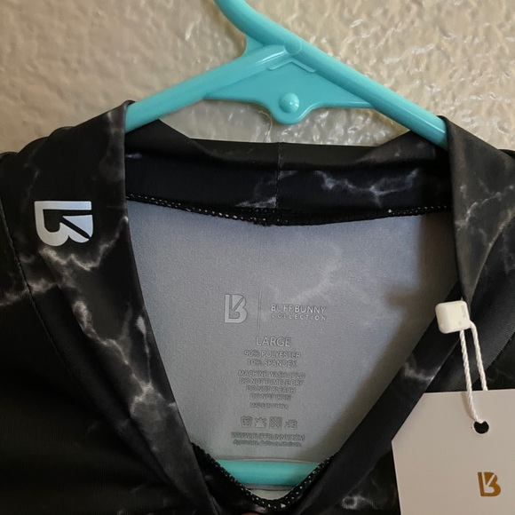 Limitless Mock Neck Top NWT - Picture 4 of 4